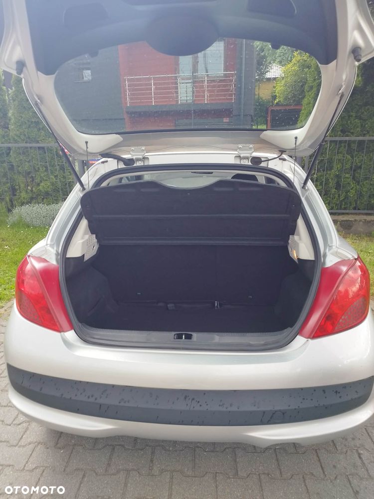 Peugeot 207 75 Urban Move - 16