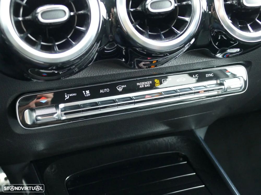 Mercedes-Benz GLB 180 d AMG Line - 24