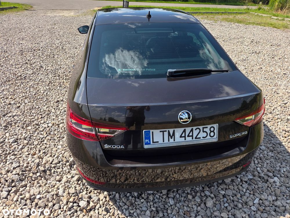 Skoda Superb 2.0 TDI L&K DSG - 6