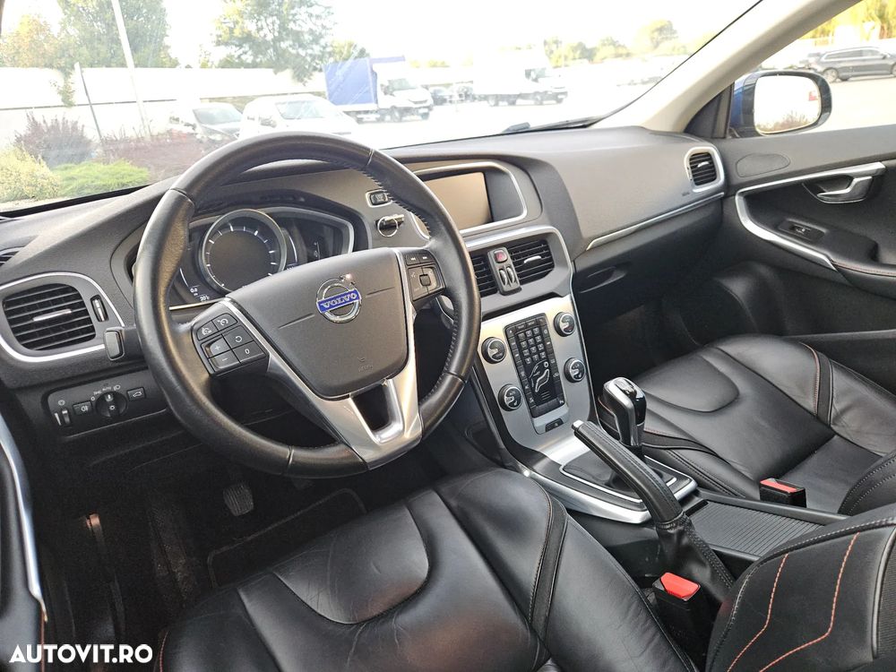 Volvo V40 D2 Ocean Race - 11