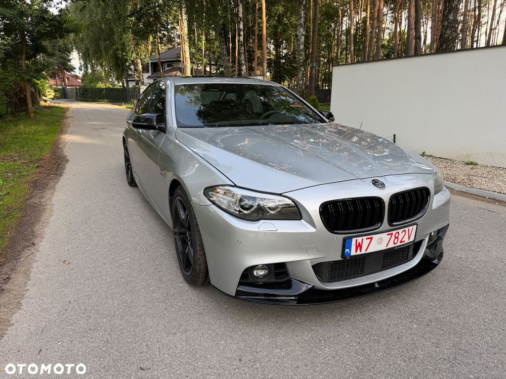 BMW Seria 5 550i - 5
