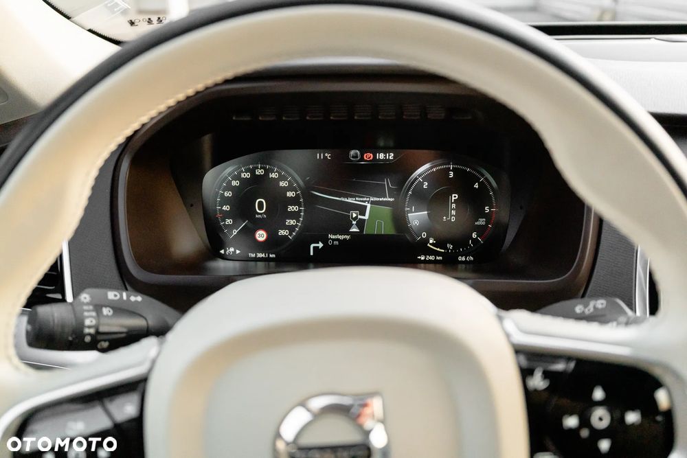 Volvo XC 90 D5 AWD Momentum - 31