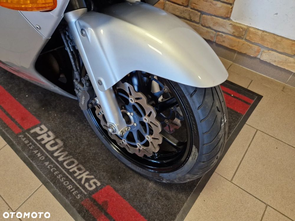 Honda VFR - 21