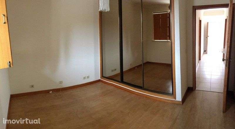 Apartamento T1 com Lg de garagem - Universidade - Grande imagem: 5/8