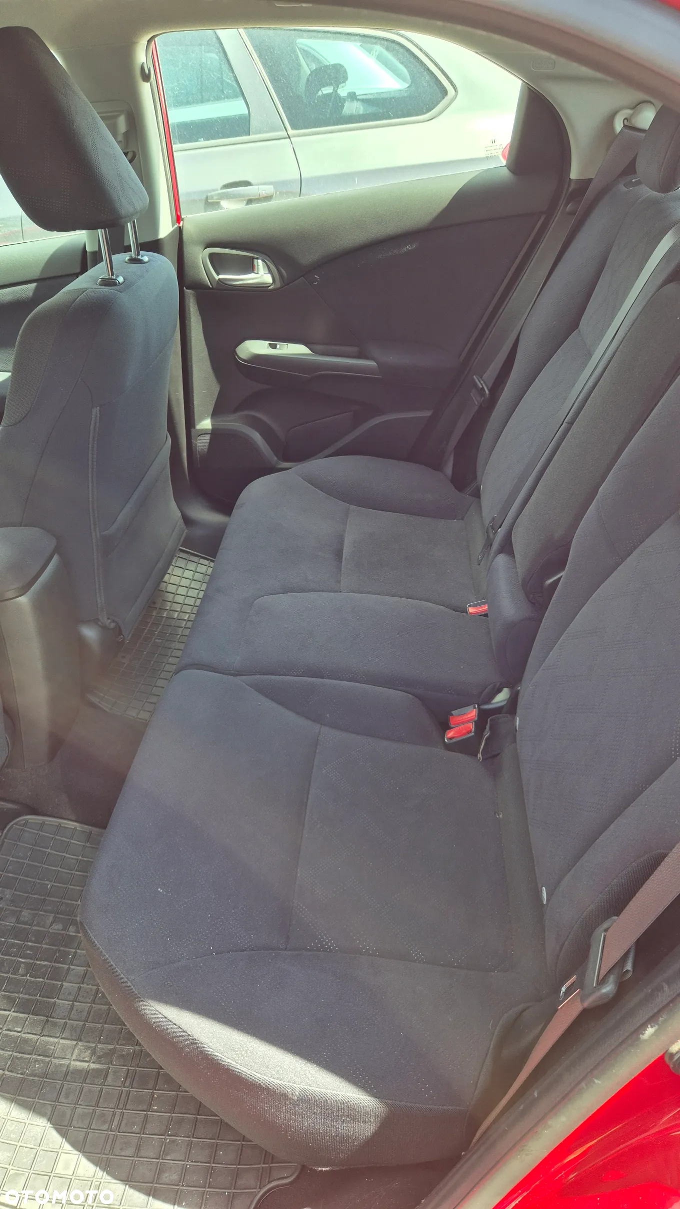 Honda Civic 1.8 i-VTEC Sport - 11
