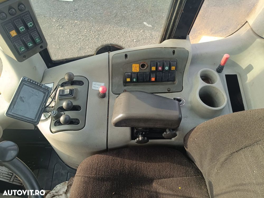 New Holland W231 - 8