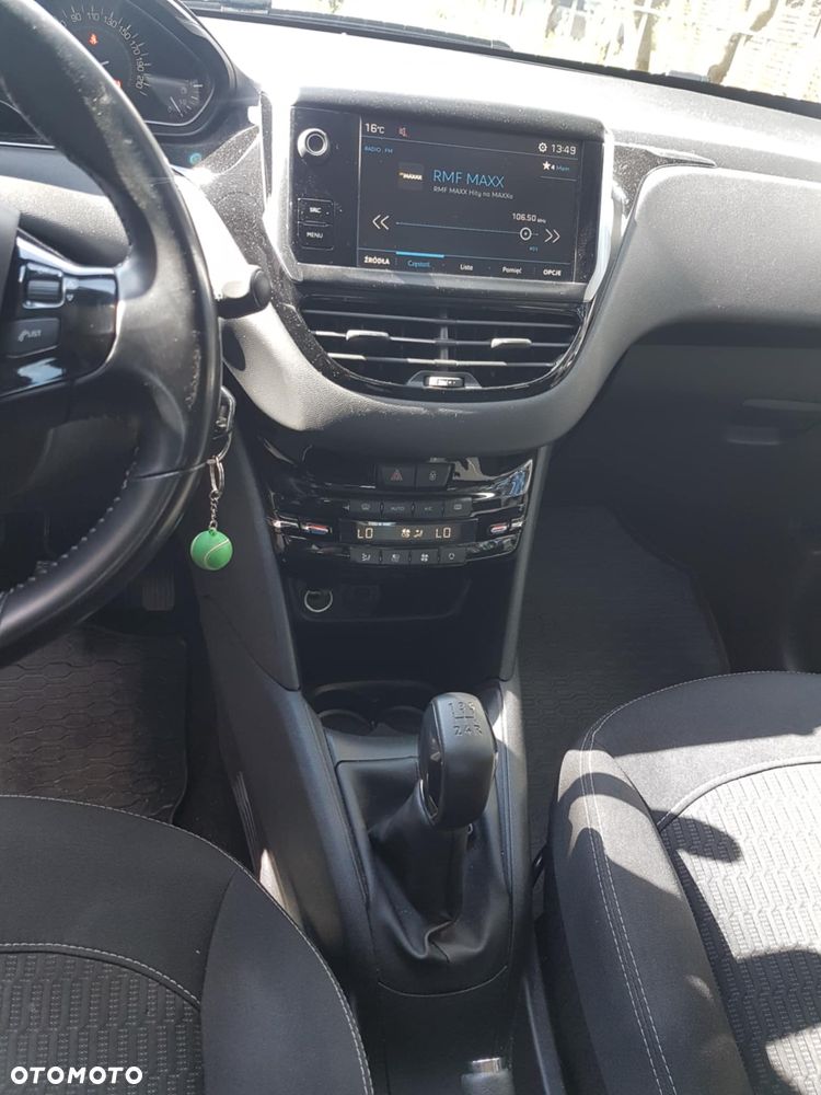Peugeot 208 PureTech 82 Allure - 14