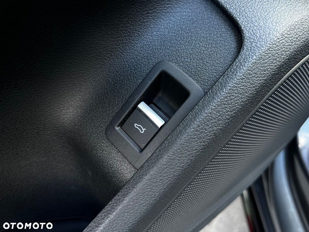 Audi A4 Avant 35 TFSI mHEV S Line S tronic - 17