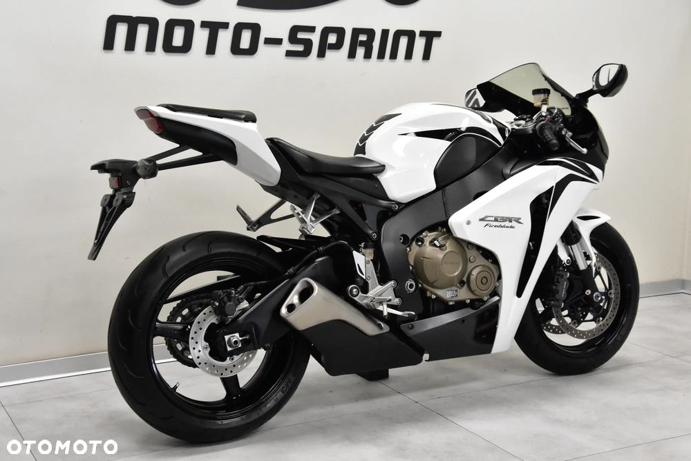 Honda CBR - 8