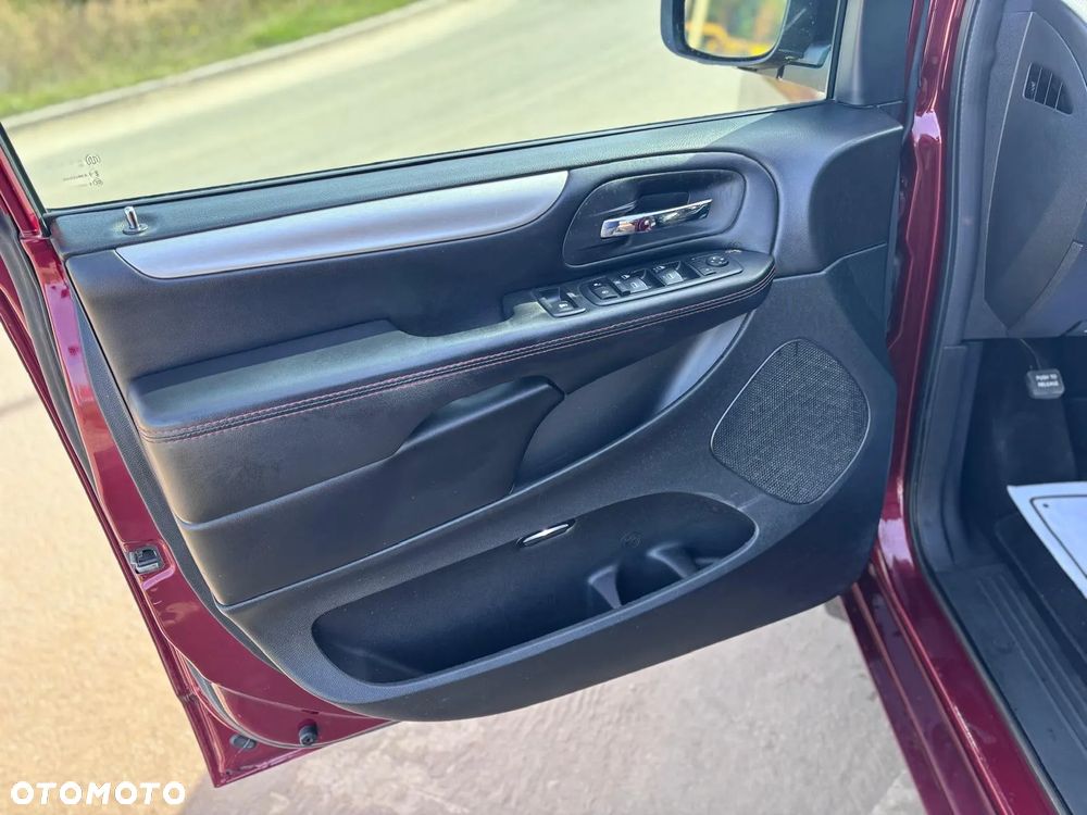 Dodge Grand Caravan 3.6 R/T - 23