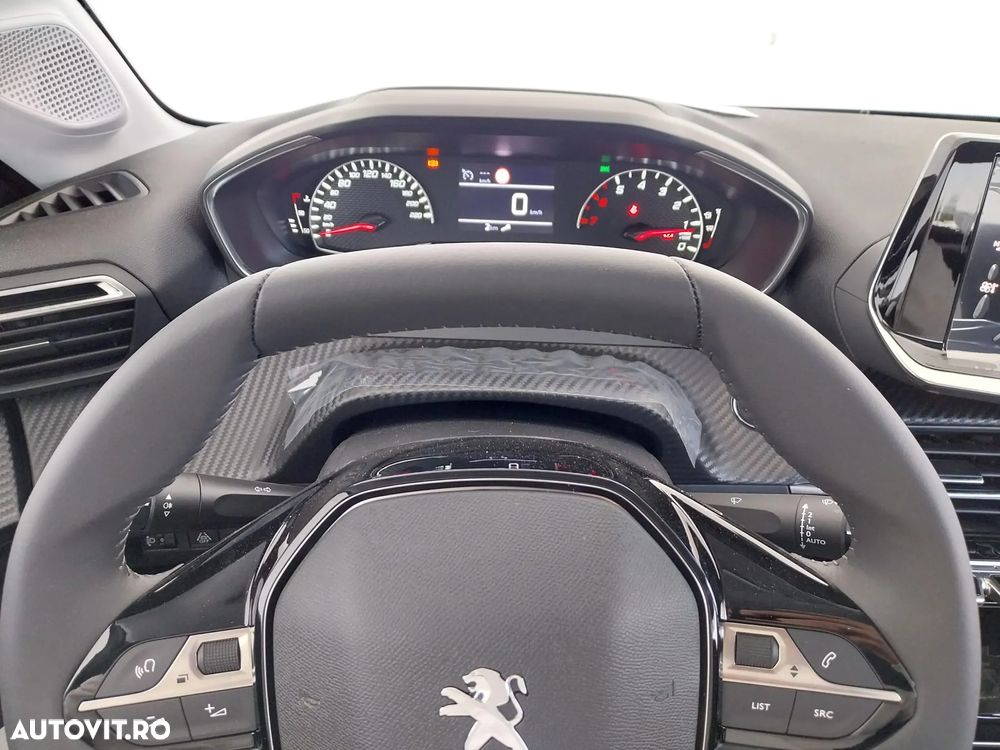 Peugeot 208 1.2 L PureTech STT Allure - 8