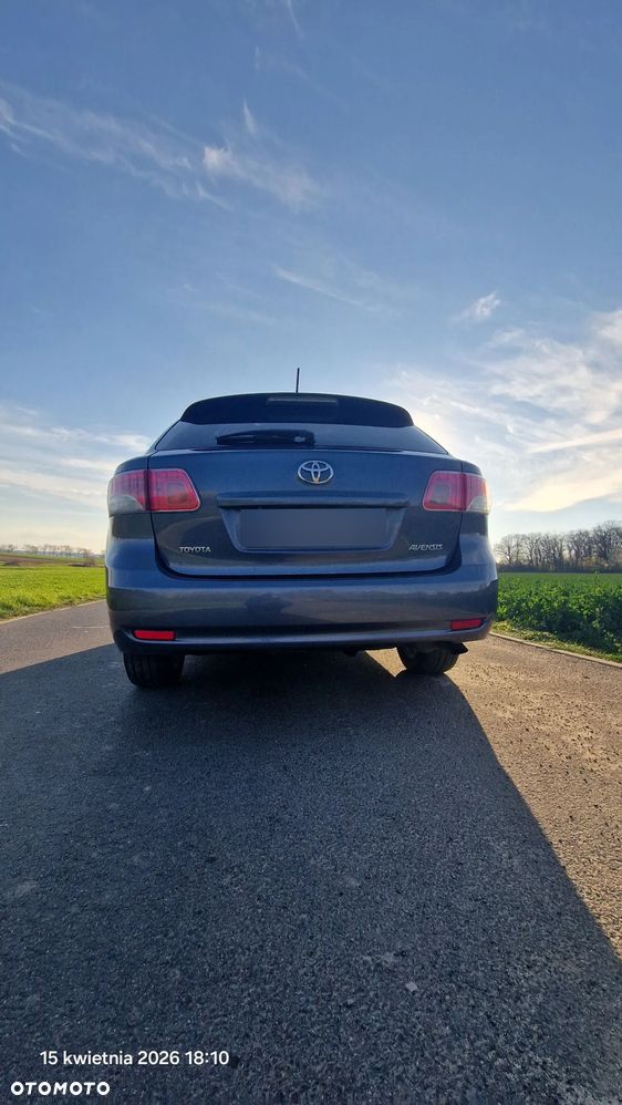 Toyota Avensis 2.2 D-4D Automatik Sol - 24