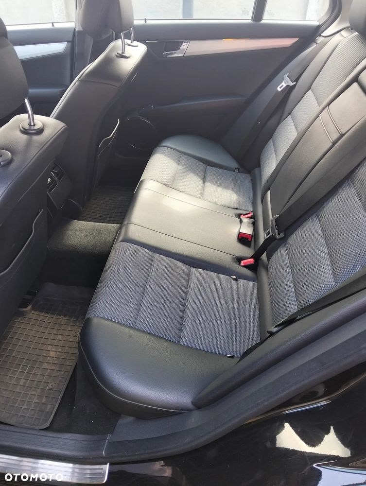 Mercedes-Benz Klasa C 180 T Kompressor Automatik BlueEFFICIENCY Avantgarde - 6