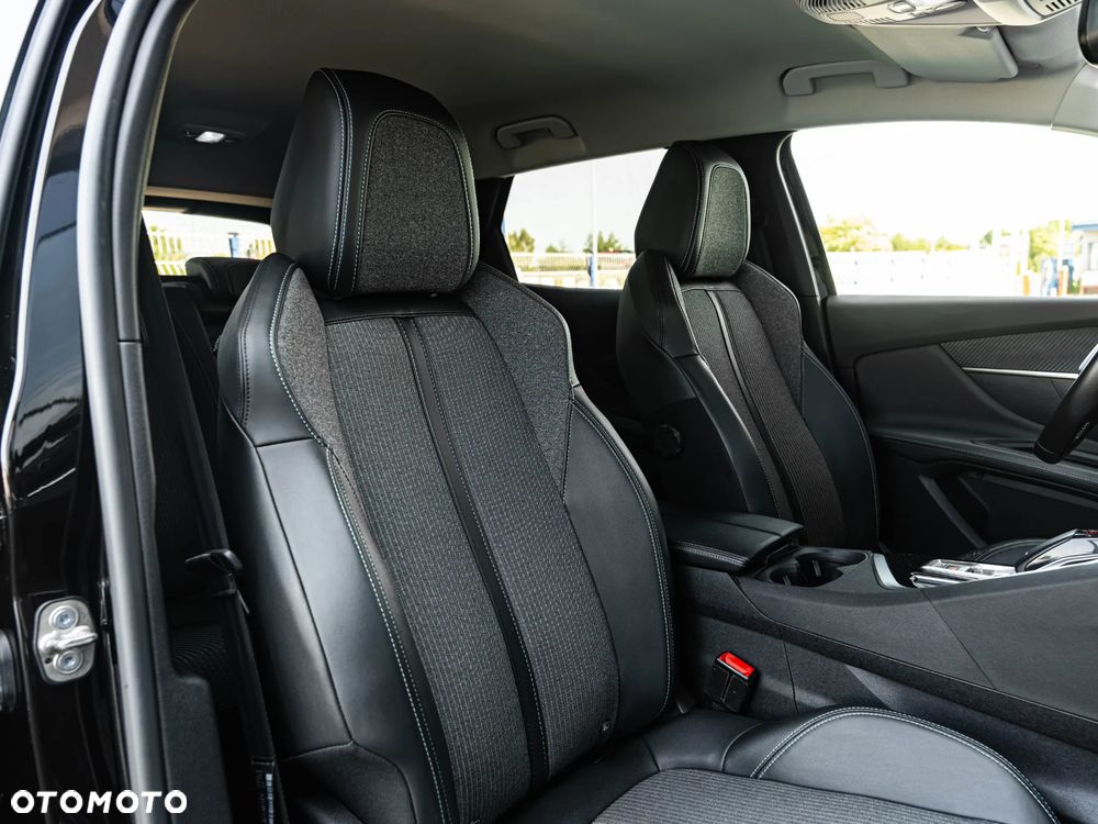 Peugeot 3008 1.5 BlueHDi Allure Pack S&S EAT8 - 21