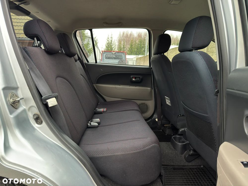 Daihatsu Sirion 1.3 - 18