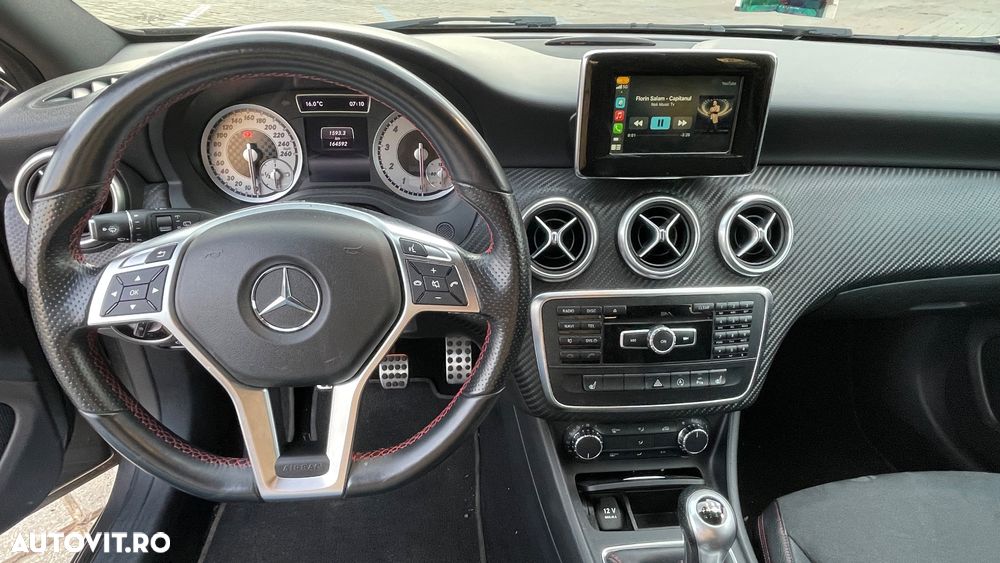 Mercedes-Benz A 180 AMG Line - 9