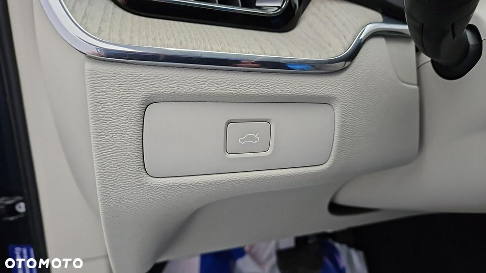 Volvo XC 60 B4 B Plus Bright - 18