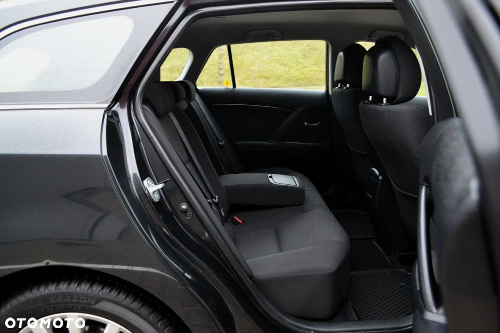 Toyota Avensis 2.0 D-4D Team - 12