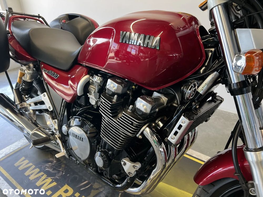 Yamaha XJR - 25