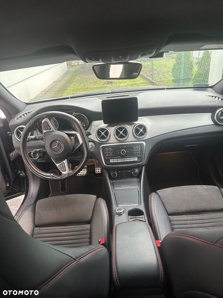 Mercedes-Benz CLA 200 7G-DCT - 10