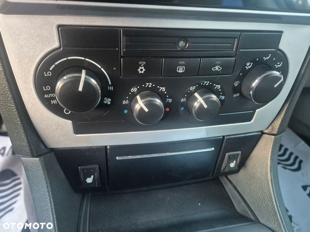 Chrysler 300C 5.7 V8 Hemi - 16