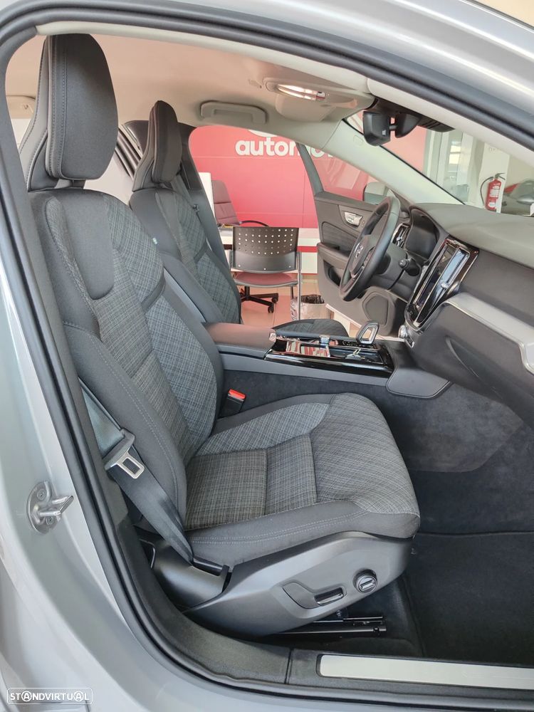 Volvo V60 2.0 T6 AWD TE Plus Bright - 19