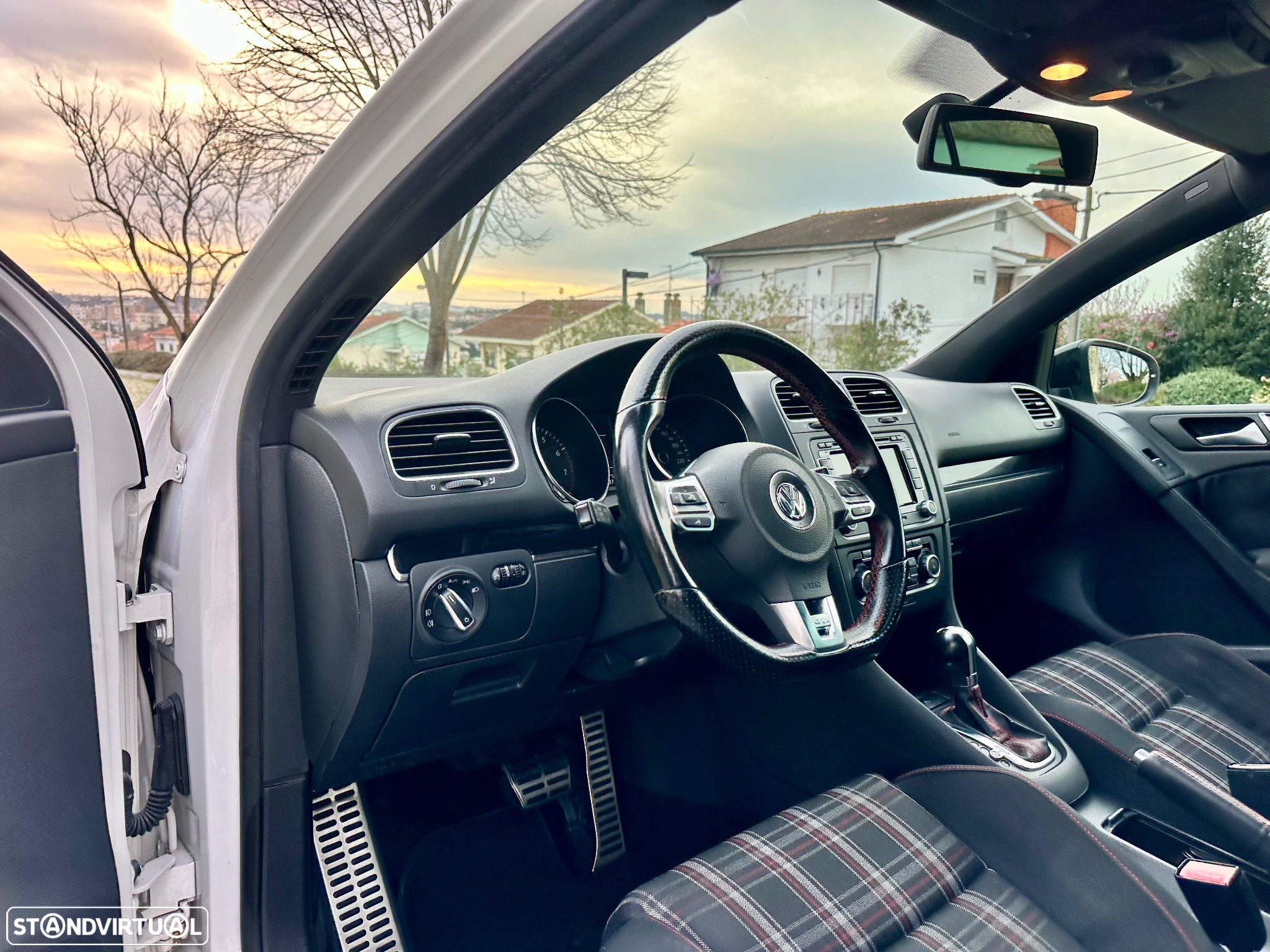 VW Golf 2.0 GTI DSG - 22