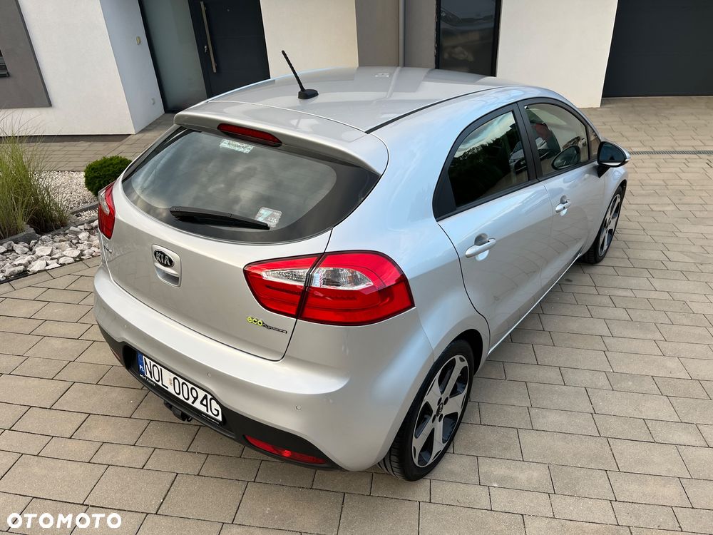 Kia Rio - 4