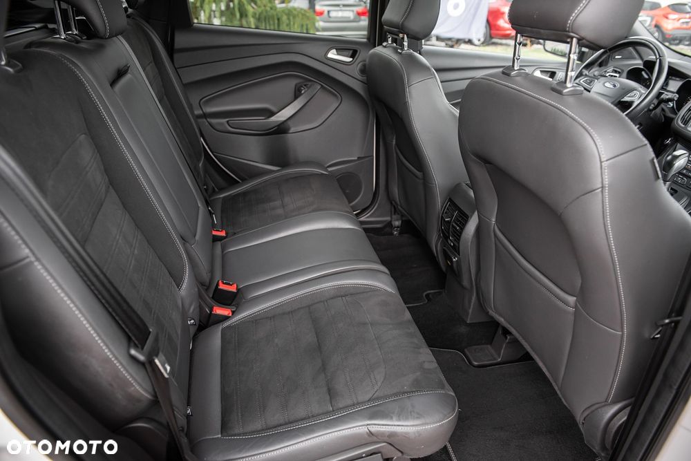 Ford Kuga 2.0 TDCi 4x4 ST-Line - 19