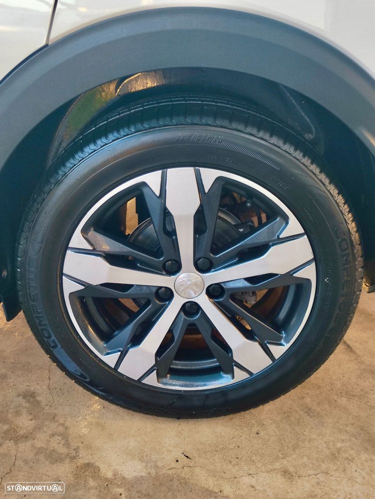 Peugeot 3008 1.2 PureTech Allure Grip Control EAT6 - 33