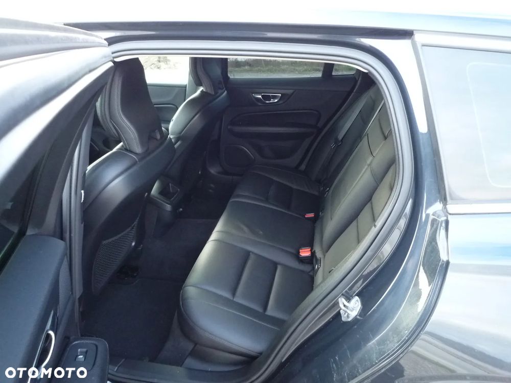 Volvo V60 D3 Geartronic Summum - 16