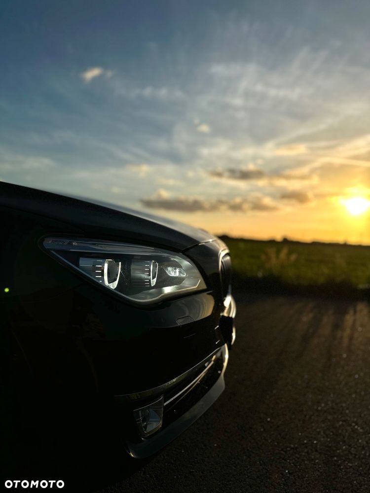 BMW Seria 7 750i xDrive Edition Exclusive - 16