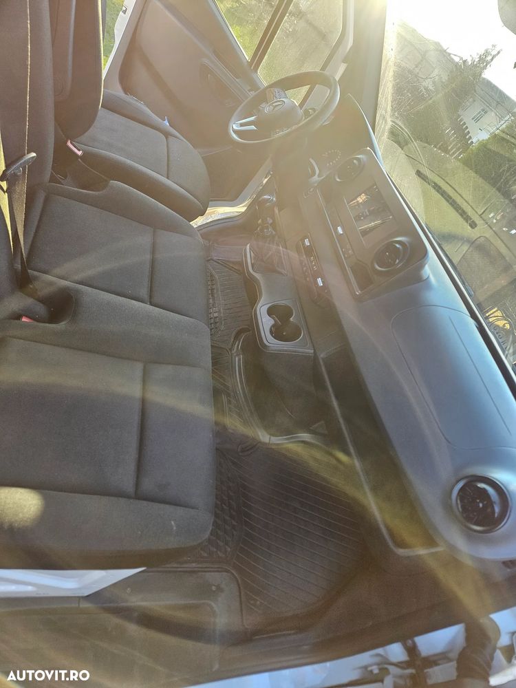 Mercedes-Benz Sprinter - 21