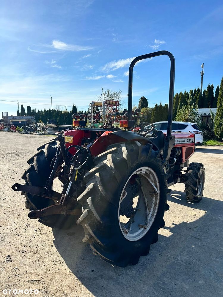 Massey Ferguson 374V