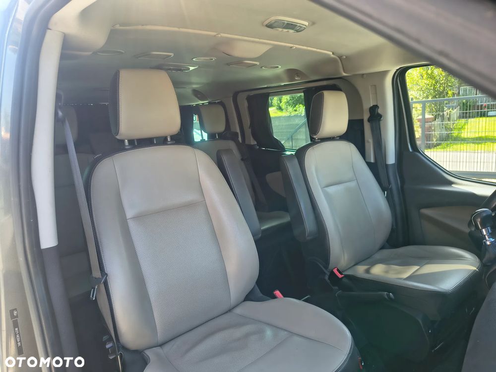 Ford Tourneo Custom - 20