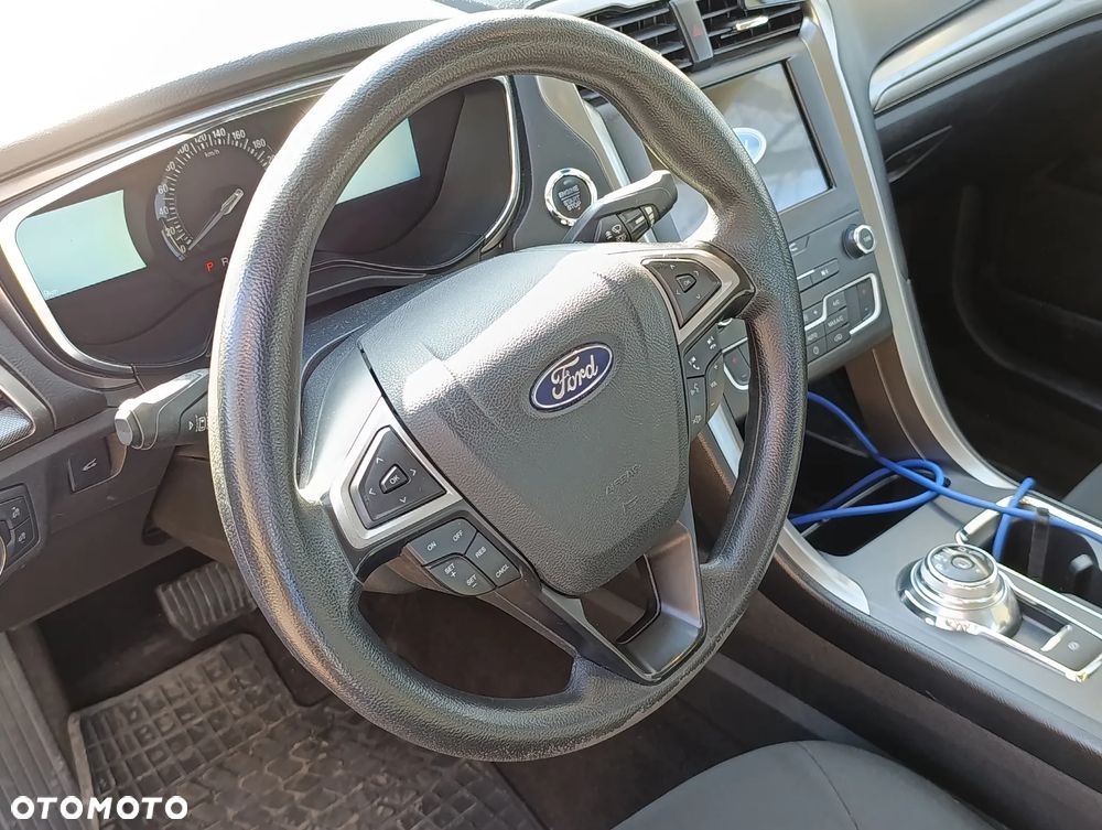 Ford Fusion - 10