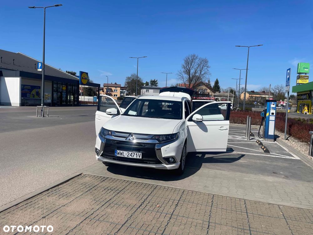 Mitsubishi Outlander - 4