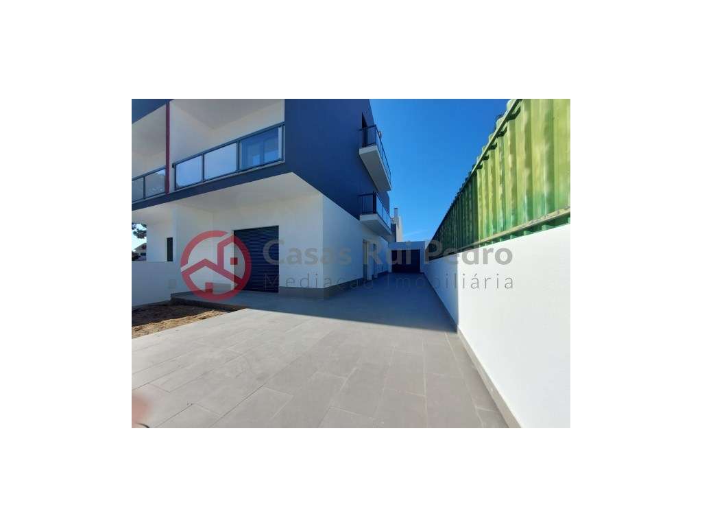 Moradia Triplex T2+1 com suite e terraço - Grande imagem: 3/4