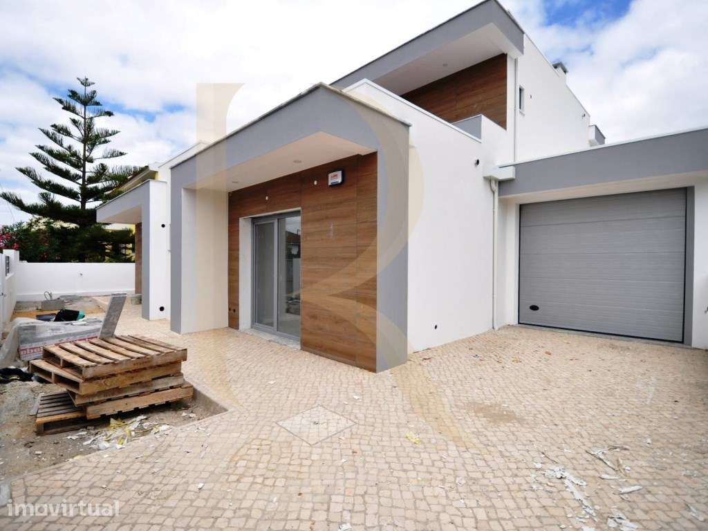 Moradia isolada nova T4+1 com piscina e garagem em Brejos de Azeitão - Grande imagem: 3/31