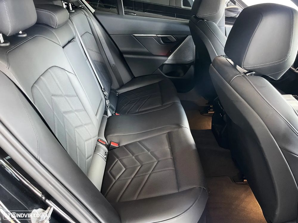BMW 520 d Pack Desportivo M - 7