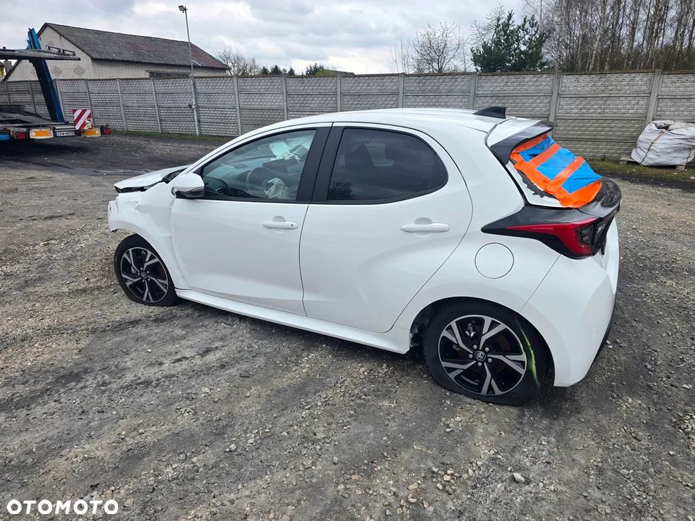 Toyota Yaris - 10