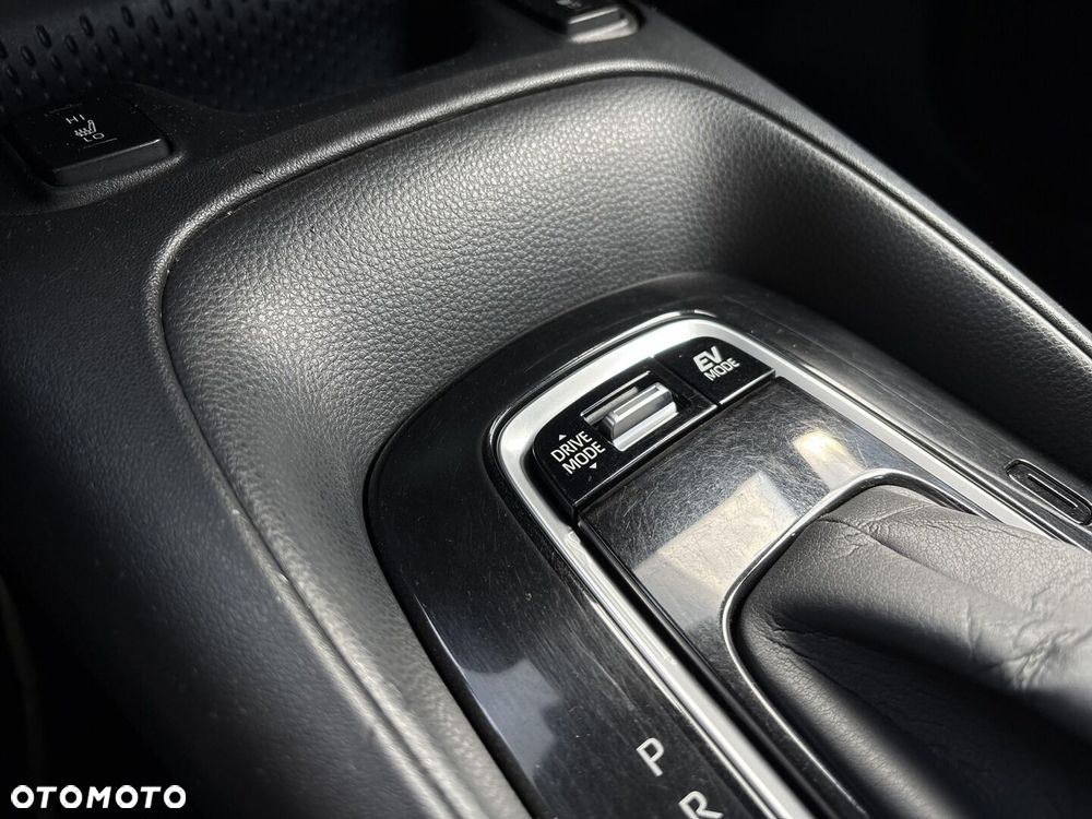 Toyota Corolla 1.8 Hybrid Comfort - 29