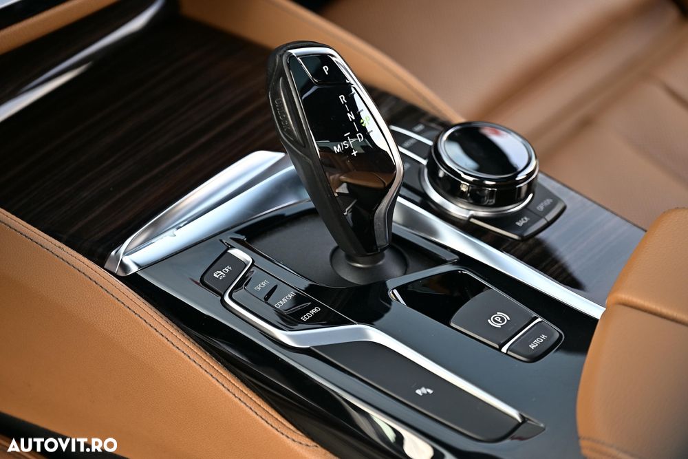 BMW Seria 5 530i xDrive AT - 29