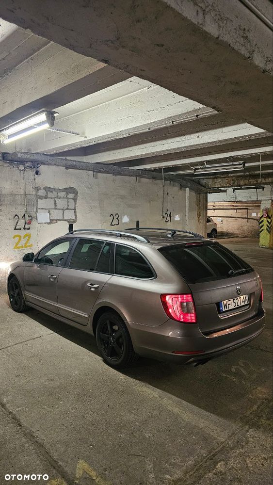 Skoda Superb 2.0 TDI Ambition DSG - 10