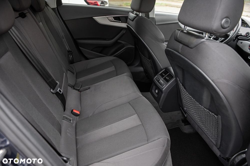 Audi A4 Limousine 35 TFSI mHEV S Line S tronic - 31