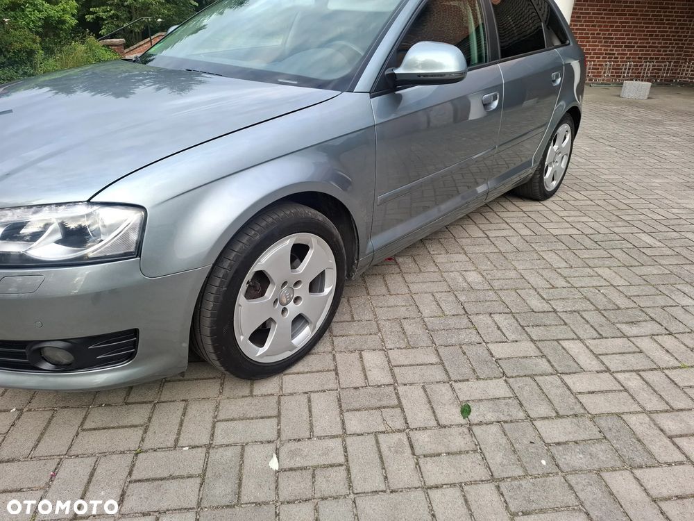 Audi A3 Sportback - 2