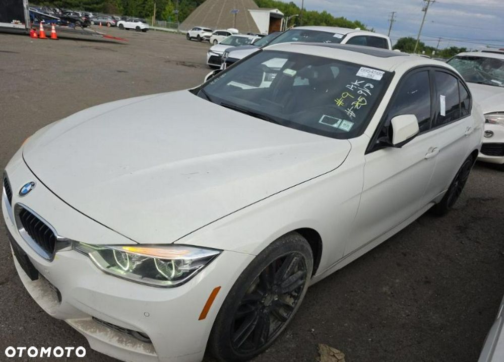 BMW Seria 3 330i xDrive M Sport - 3