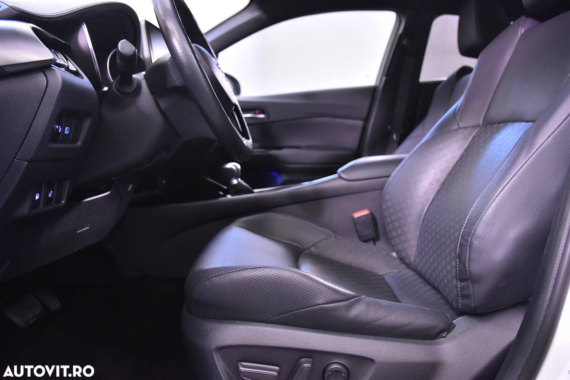 Toyota C-HR - 21