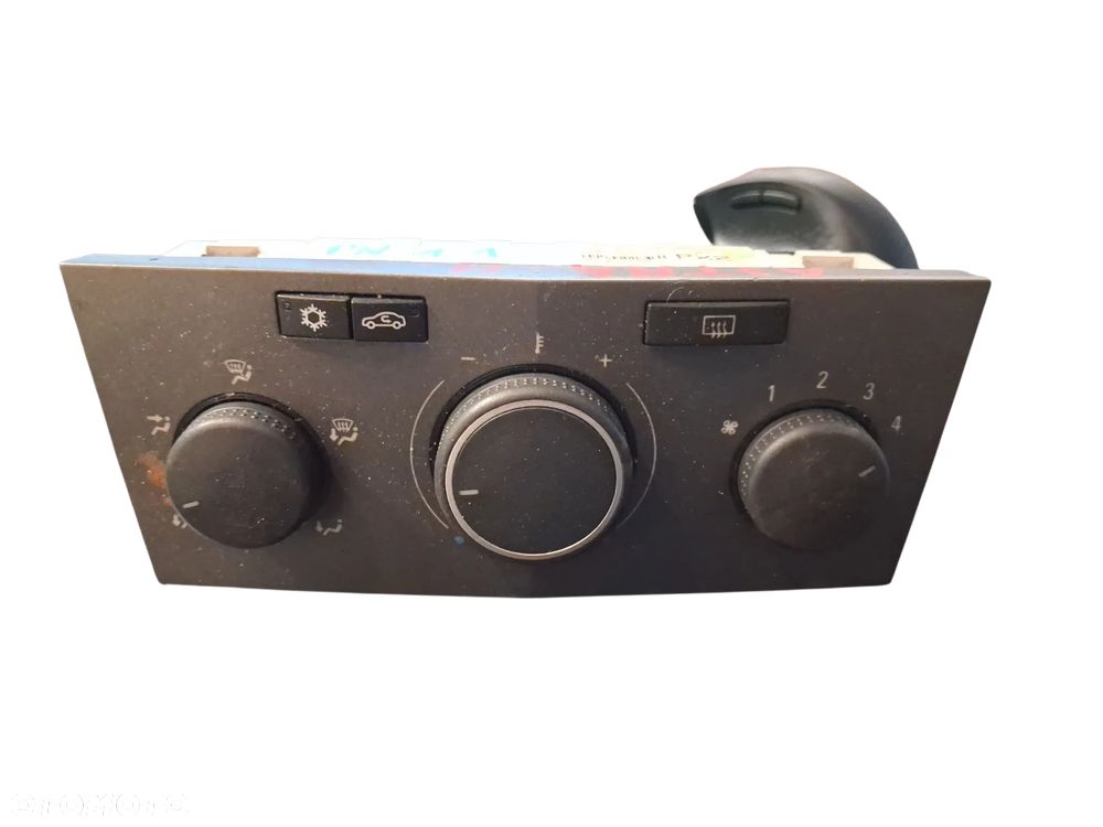 PANEL NAWIEWU OPEL ASTRA H 13201300 - 1