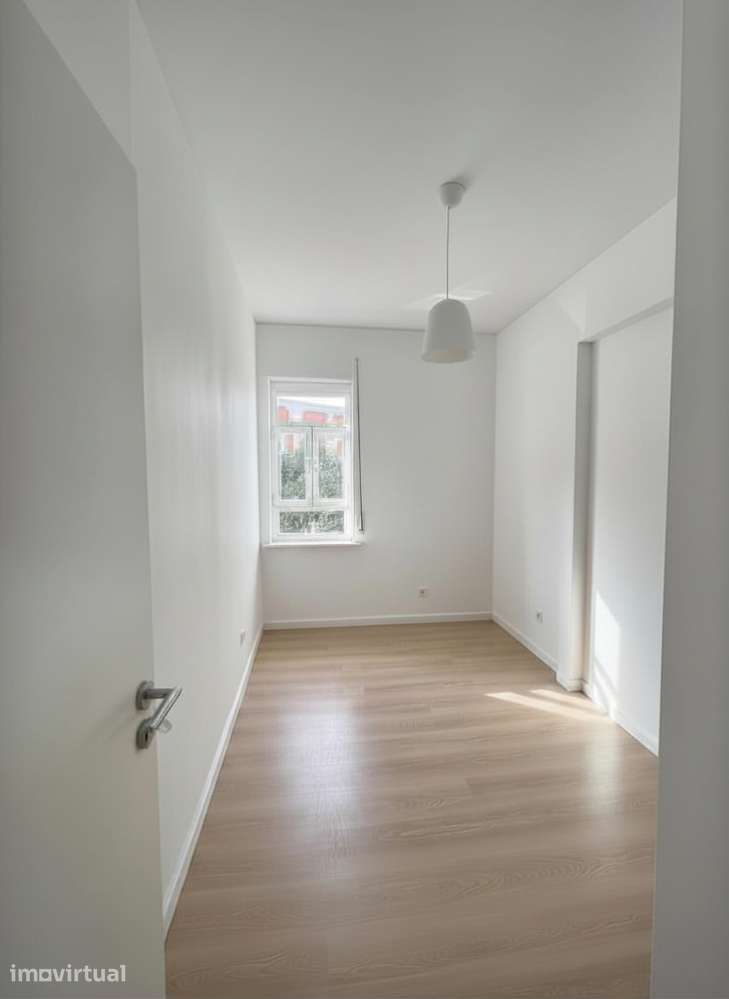 Arrenda-se quarto em apartamento remodelado junto ao ISEL - Grande imagem: 3/16